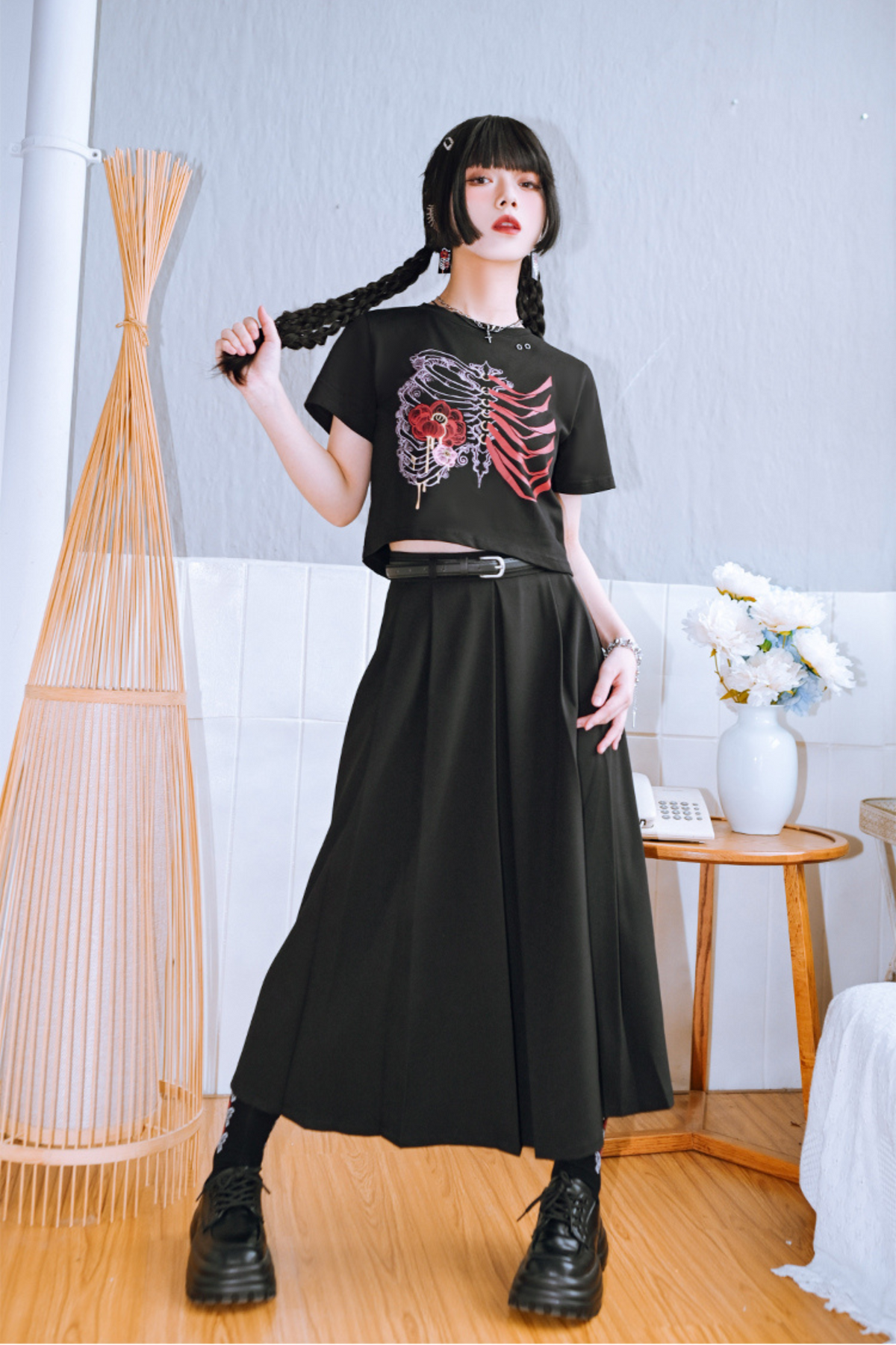 Haut court fleuri style os foncé