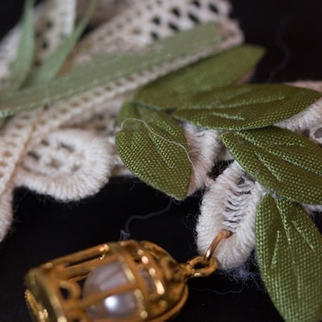 Forest Style Green Leaf Birdcage Pearl Lace Hairclip