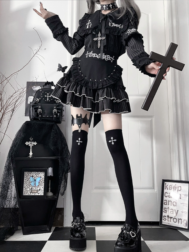 Ruffle Gothic Tie Front Topwith Long LacingBow Back Metal Black Eyelet Sleeve Trimmed