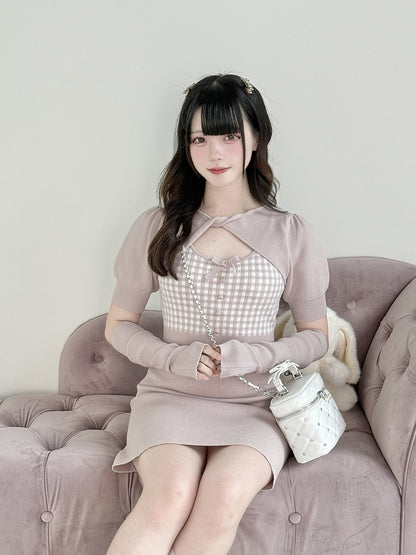 Pinkes Kei-Strickkleid mit kantigem und süßem Cutout-Twist-Jirai-Gewagtes Kleid: mit kariertem Hals