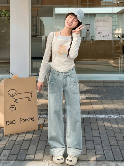 Blaue Jeans mit geradem Bein und hoher Taille und Schleife