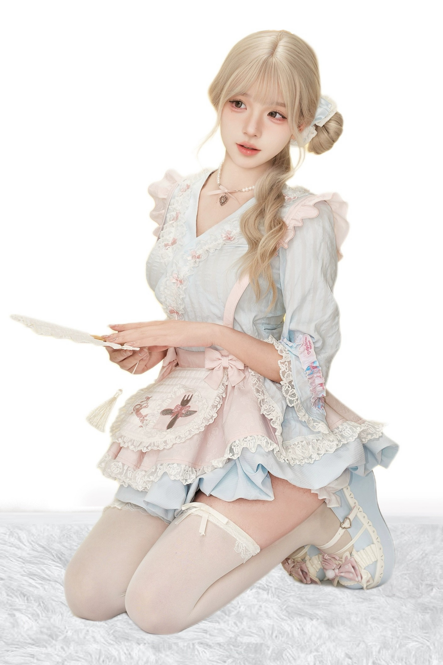 日本の桜とフロスティングのサスペンダーブルーのトップスとスカートスタイル