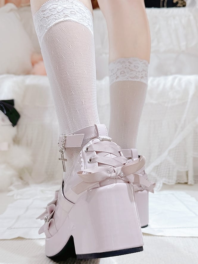 Verzierte Jirai Kei Block Heels Schnürung Polierte Plattform Rosa Details Hohe Herz Strass