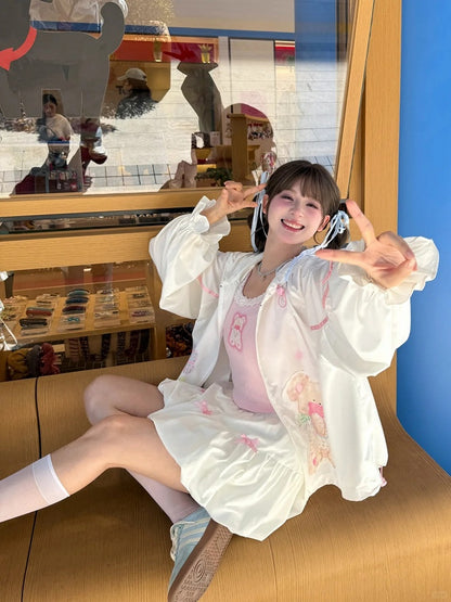 ピンクの蝶結びと白い伸縮性のあるウエストのバブルスカート