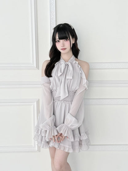 Taillen-Rand Jirai Angel Kleid Style Kei mit Ausschnitt in Grau gesmokter gestufter Schulterrüsche