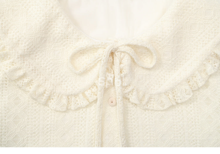 アプリコットのピーターパンカラー、バルーンスリーブ、レースブラウス