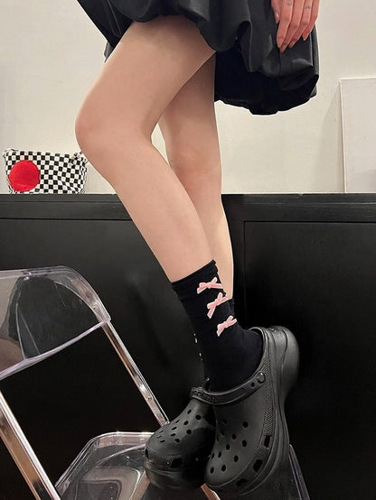 Two-Color Ankle Socks with Pink Bow Decoration - ModaSwings