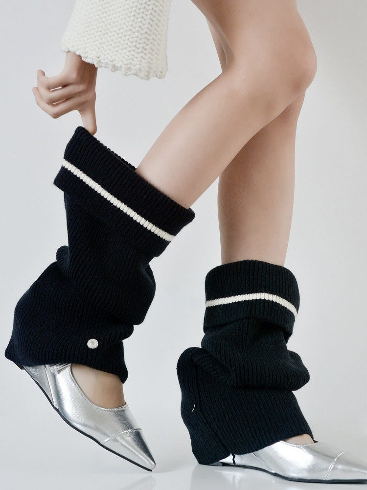 Black/White/Gray Cuffed Loose Knitted Leg Warmers with Metal Button Decoration