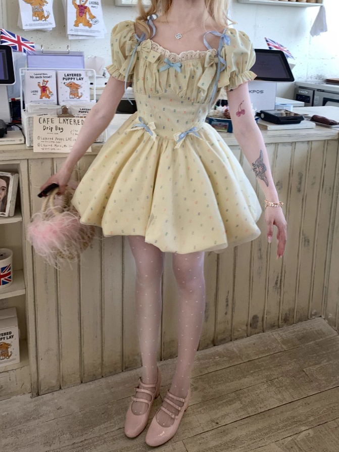 Adorable Yellow Polka-Dot Bubble Dress with Square Neckline and Short Puff Sleeves