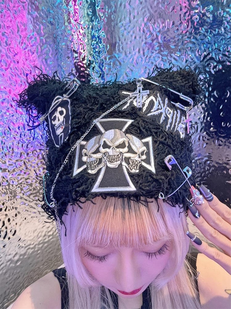 Punk-Strickmütze mit Skelett-Stickerei