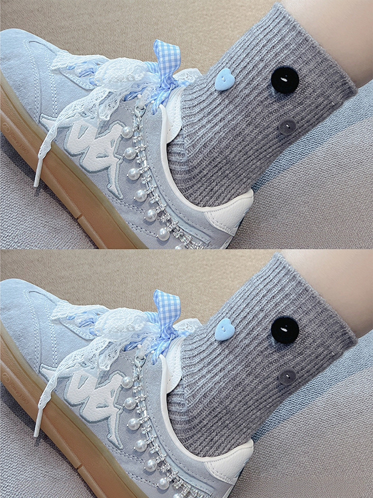 Milk White Sweet Button Decorated Calf Socks