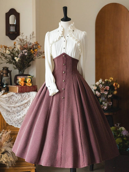 Elegantes Langarmhemd mit weißem Rüschenkragen und abnehmbarer Schleife/Jabot-Krawatte