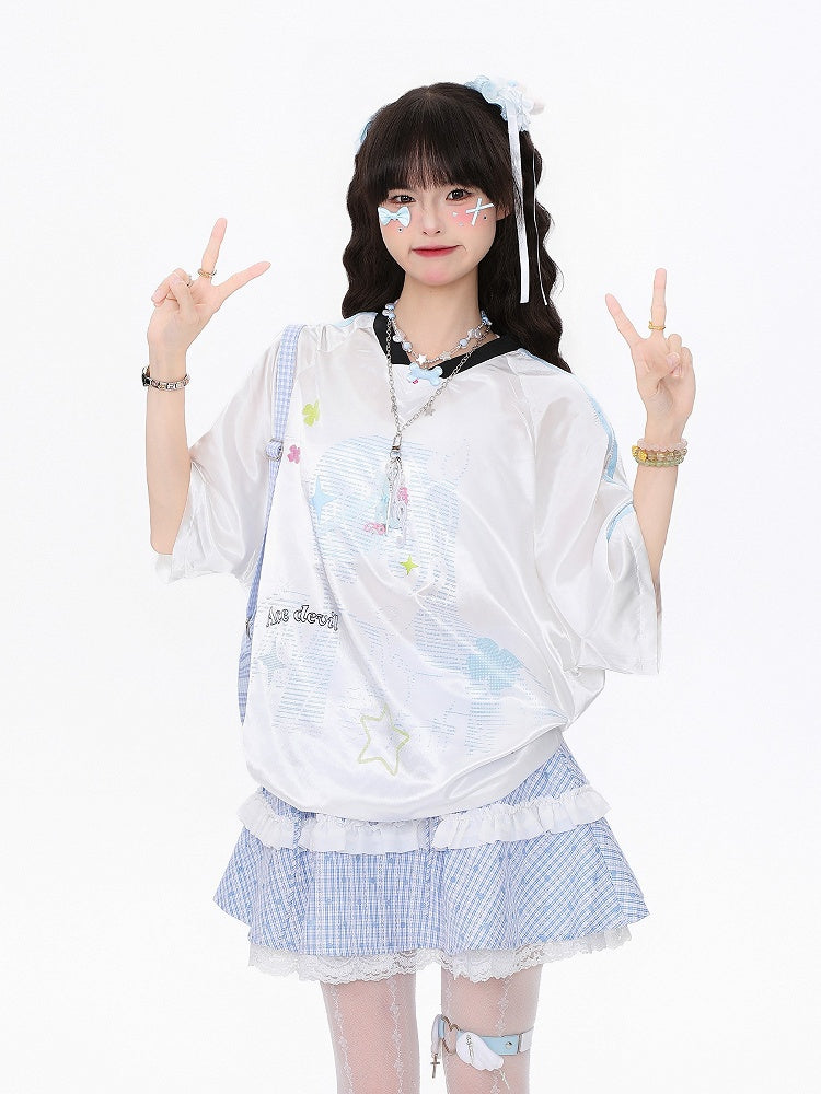 Blau/Pinkes Oversize-T-Shirt aus Satin mit kurzen Ärmeln und Kleeblatt