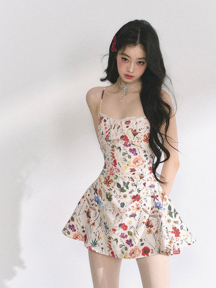 Beiges, floral bedrucktes, weihnachtliches Cami-Kleid, lange/kurze Version