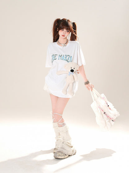 愛らしいクマのぬいぐるみ付き、ブラック/ホワイトのラウンドネックレタープリントTシャツ