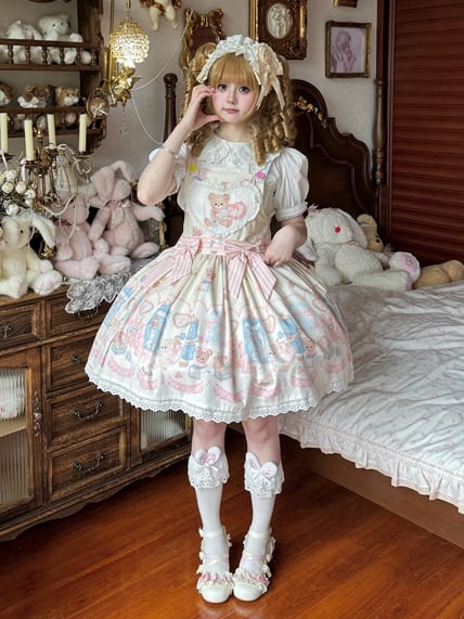 Overall Plüschhase Cremefarbener Lolita Weißer Kleiddruck und Spielzeug Süßer Teddy