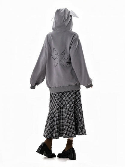 Bittersüße Kette Grau/Schwarz Kapuzendesign Hoodie Flügel Kreuz Wing Stickerei Rücken Feder