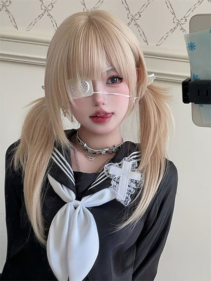 ライトブロンドのロングストレート合成ウィッグ（前髪付き）