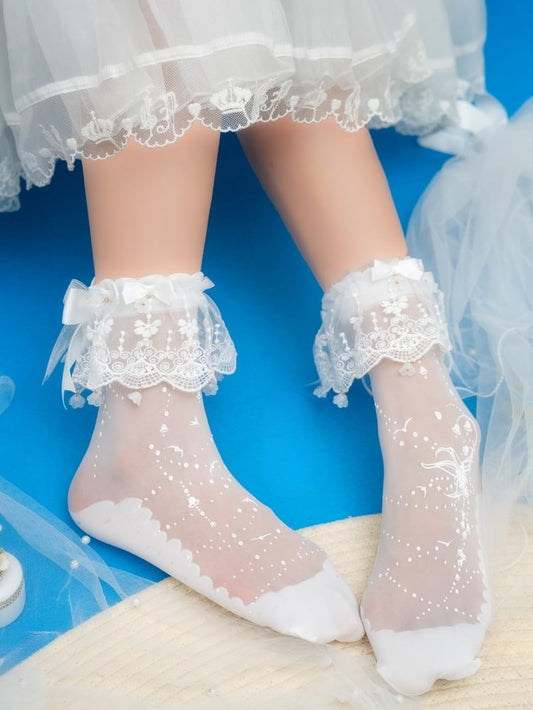 ブラック＆ホワイトのスズラン柄ソックス