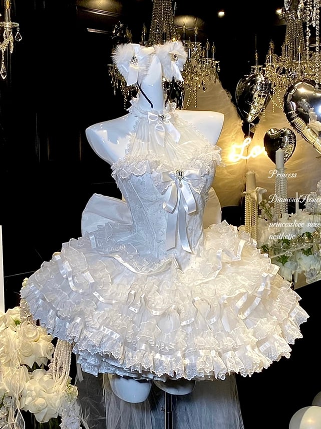 白い蝶とスパンコールのボディスイリュージョンホルターネックの花嫁シロドレス