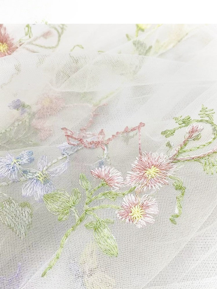 花柄ドレス ホワイト アシンメトリー イエロー ベージュ ホリデーセット - 透け感のある刺繍 + スカート裾