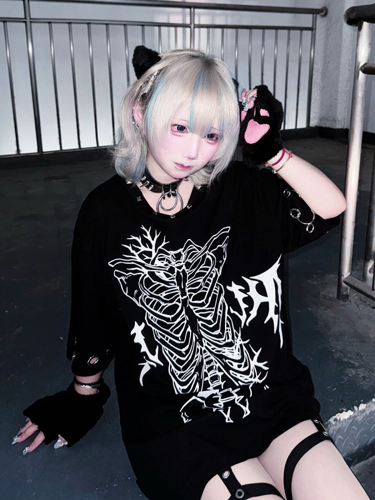Oversized Black Jirai-Kei Tee with Skeleton Print, Rivets and Circular Eyelets, Short Sleeve - Puzzles