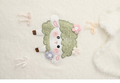 Süßes weißes Strickkleid mit Peter-Pan-Kragen und Lamm-Applikation