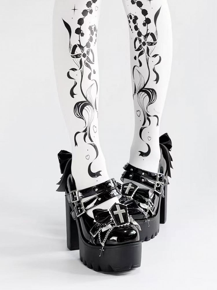 Talons hauts compensés noirs Lolita Gothiques avec clous