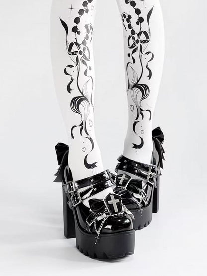 Talons hauts compensés noirs Lolita Gothiques avec clous