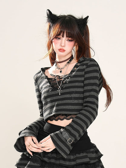 Top mit schwarzen Streifen Schnallenträger Ärmel Glamouröse Kapuze Kurz Detail Schnürung
