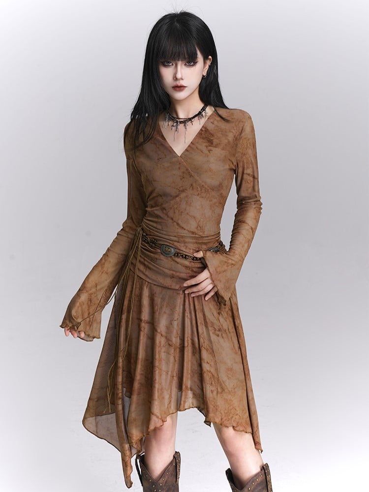 mit drapiertem Kaffee-Taschentuchkleid, V-Ausschnitt, asymmetrischem Saum