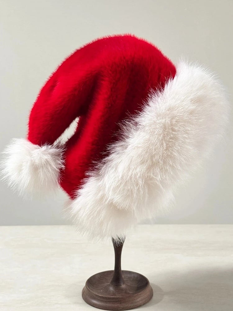 Red Hat Lolita White Furry Christmas-Themed
