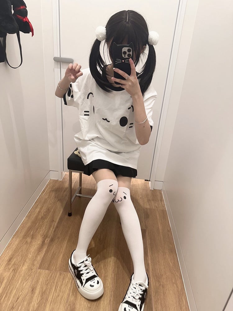 Cotton Print Crewneck Design T-shirt White with Emoji Paw Cat