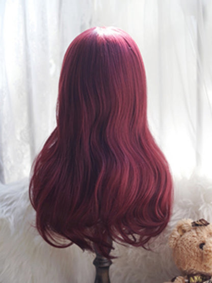 Weinrote, lange, gewellte Perücke mit vollem Pony