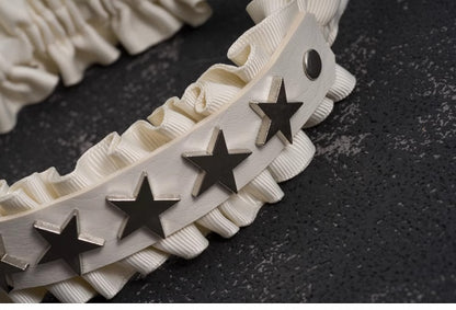 Weiße handgefertigte sternförmige Ohrstecker mit Rüschen KC