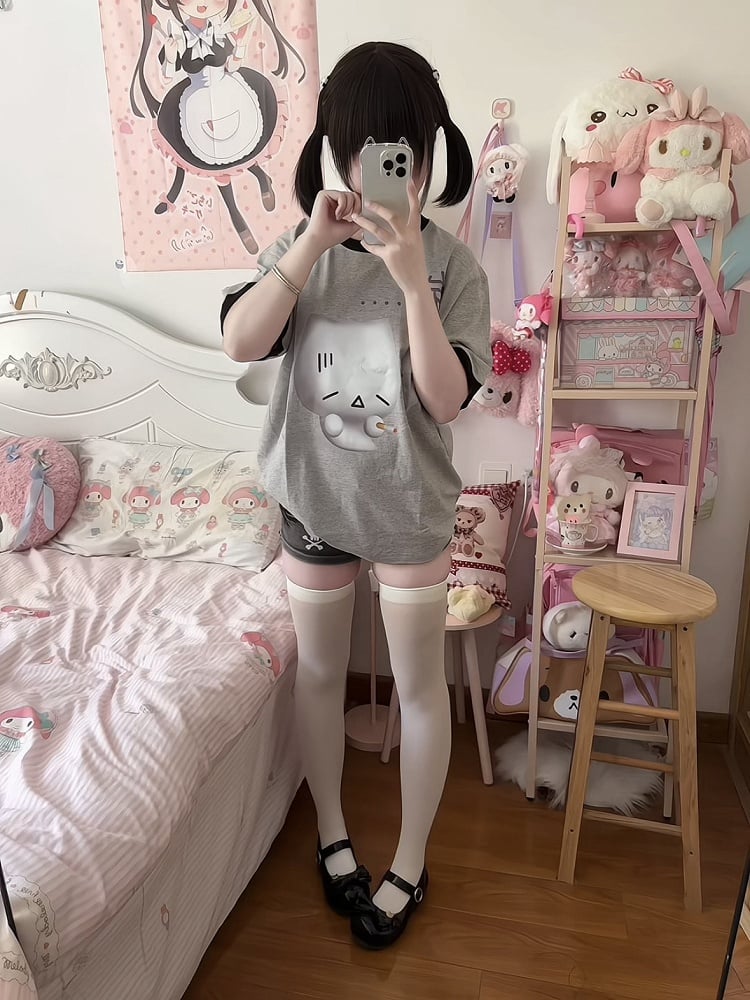 Gray Crewneck T-shirt Sighing with Print Cat Cotton