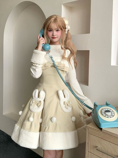 Gelbes Lolita-Kleid mit süßem Winterhasen-Motiv und Plüsch-Ausschnitt und -Saum