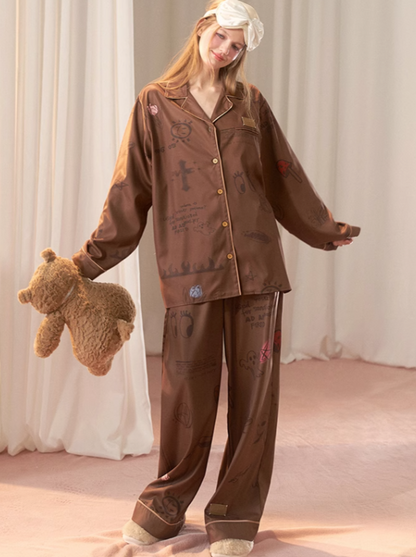 Abbildung: Brauner, lockerer Pyjama