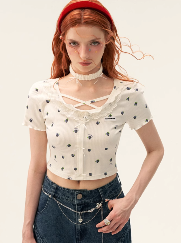 Weiße Tops mit mädchenhaften Früchten