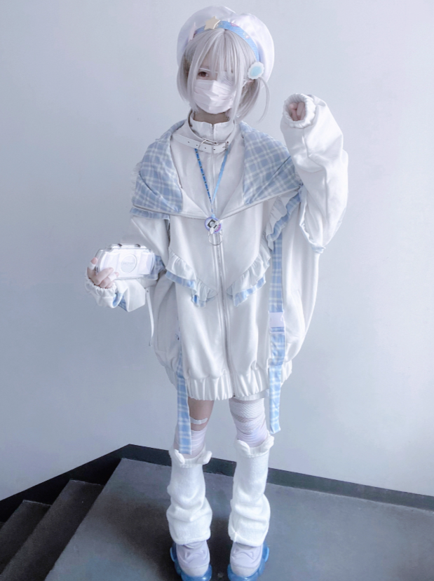 Subculture – Kapuzenpullover mit Katzen-Print und Kapuze über den Ohren