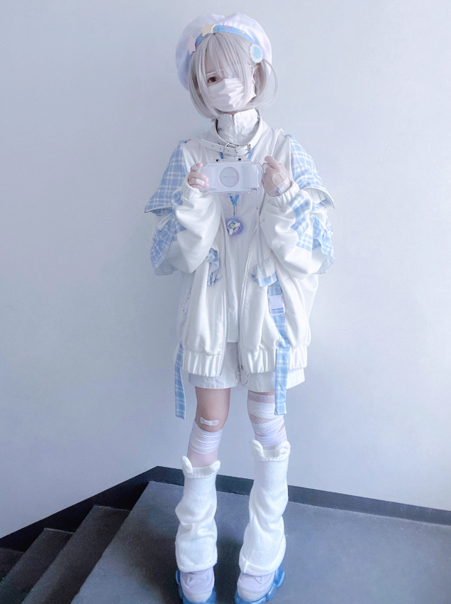 Subculture – Kapuzenpullover mit Katzen-Print und Kapuze über den Ohren