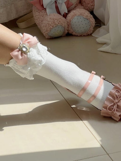 Weiße Kalbsledersocken mit Rüschen, Jirai-Manschette, Kei-Schleife, Rosa/Blau/Lila/Weiß/Schwarz/Beige und Details