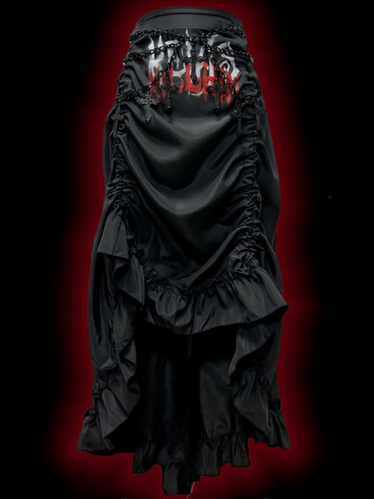 ゴシックなブラックレタープリントのルーシュハイローパンクスカート。クロスチャームウエストチェーン付き。