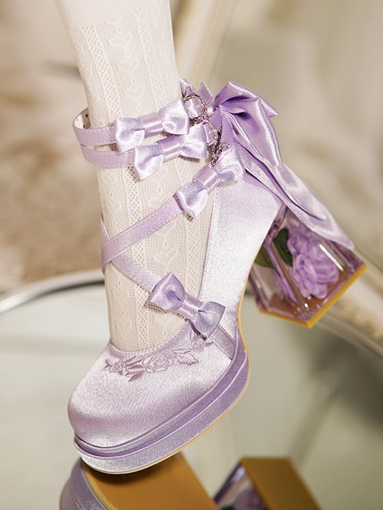 Elegante High Heels mit Kamelienblüten-Absatz in Lila mit Plateau-Blockabsatz