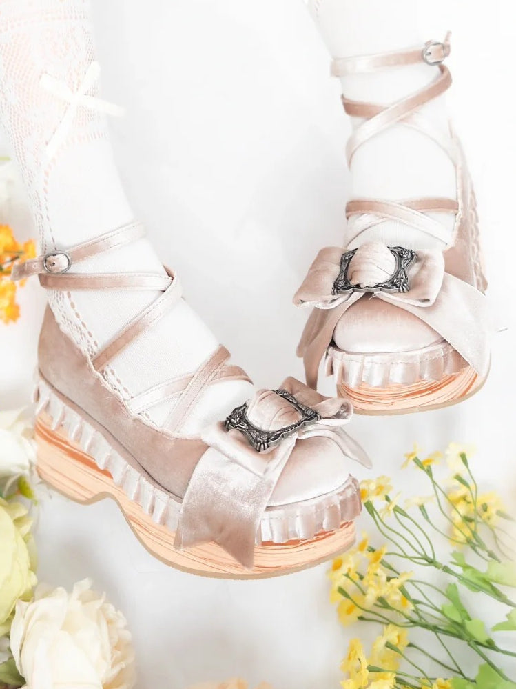 Sweet Design Lolita – Champagnerfarbene Plateauschuhe mit überkreuzten Zehen und runden