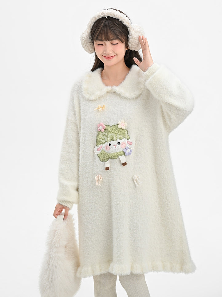 Süßes weißes Strickkleid mit Peter-Pan-Kragen und Lamm-Applikation