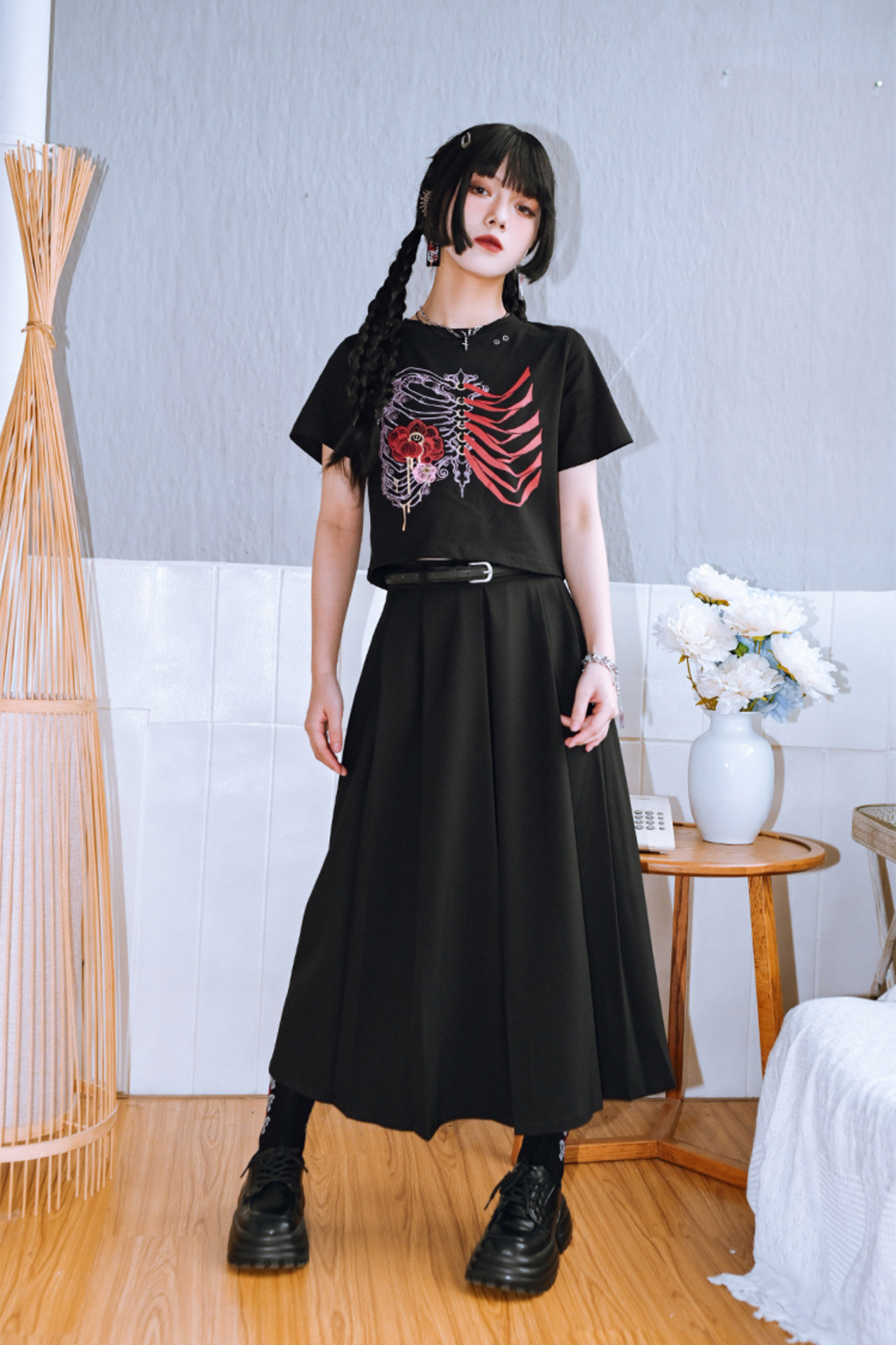 Haut court fleuri style os foncé