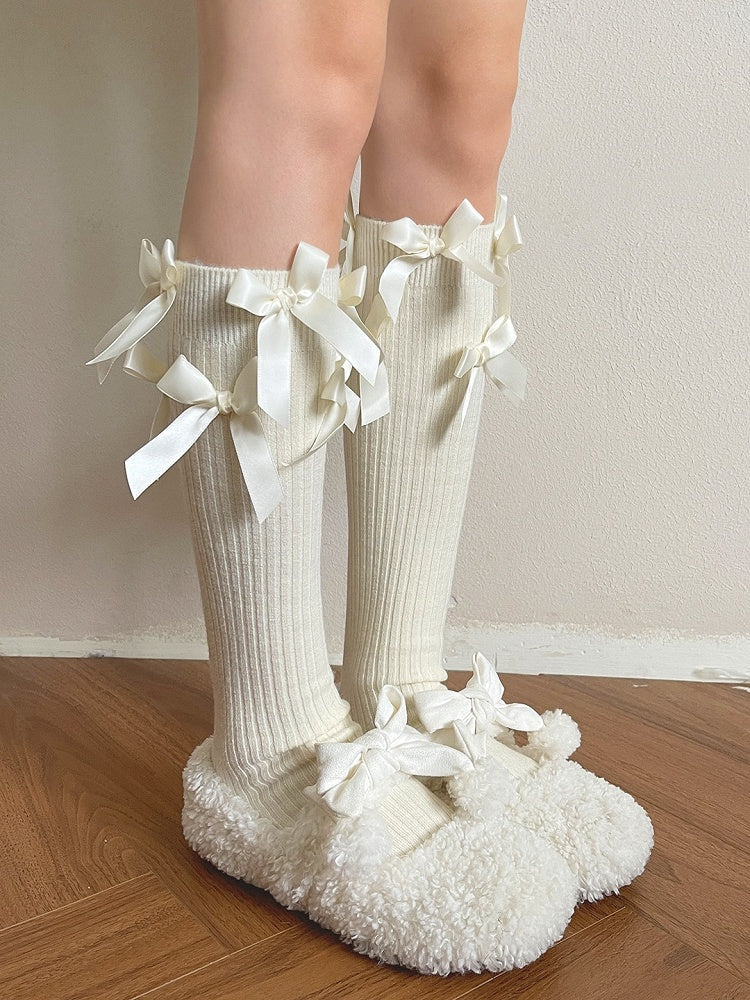 Ballet-Style Creamy Calf Bow Socks Decorated White/Black