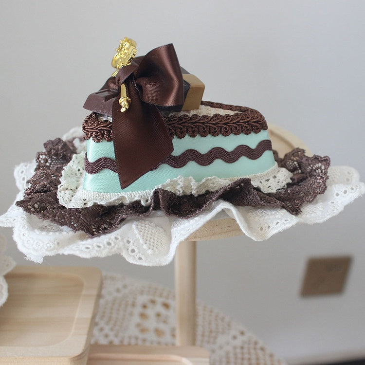 Mini Chocolate Hat Lace Cake Decorated And GreenBrown Trim Bowknot Spoon