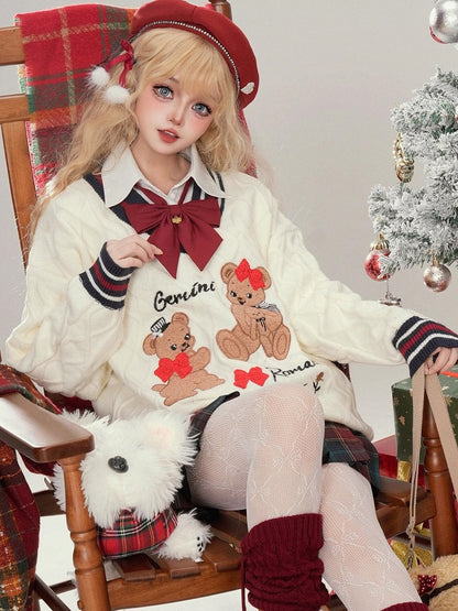 クリスマスミルクホワイトジンジャーブレッドベアアップリケVネックソフトセーター